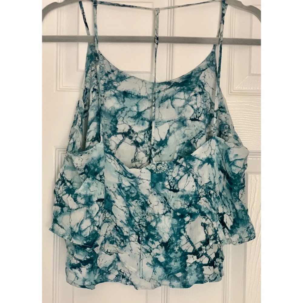 Lulu’s tank top with three straps on open back